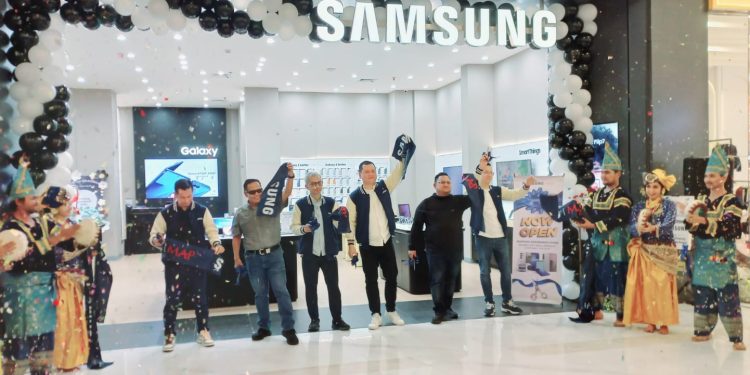 Resmi Hadir di Basko Mall City Padang, Grand Opening Samsung Experience Store Beri Promo Khusus Bagi Pengunjung