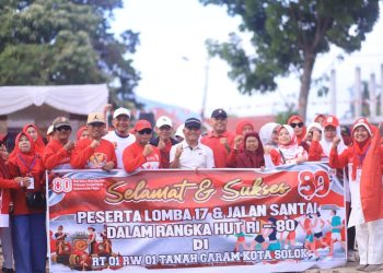 Wakil Wali Kota Solok Lepas Secara Resmi Jalan Santai Dalam Rangka Memeriahkan HUT RI Ke-80