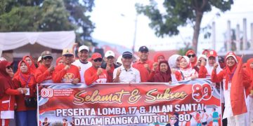 Wakil Wali Kota Solok Lepas Secara Resmi Jalan Santai Dalam Rangka Memeriahkan HUT RI Ke-80