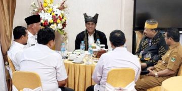 Mentan Andi Amran Sulaiman Kunjungi Sumbar, Alokasikan Bantuan Pertanian untuk 7.100 Hektar Lahan