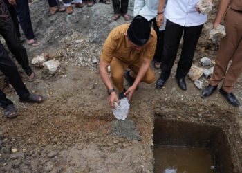 Peletakan Batu Pertama Pembangunan Laboratorium IPA dan Komputer MTs Nurul Ilmi Salimpat