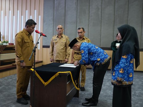 Bupati Solok Hadiri Pengambilan Sumpah dan Penyerahan SK Pengangkatan PPPK Tahap II Formasi Tahun 2024