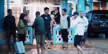 Wako Solok Bersama Kalaksa BPBD Tinjau Banjir Yang Terjadi di Kelurahan Tanah Garam