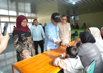 Pemkab Solok Serahkan Santunan Kematian Pekerja Rentan BPJS Ketenagakerjaan di Kecamatan Lembang Jaya