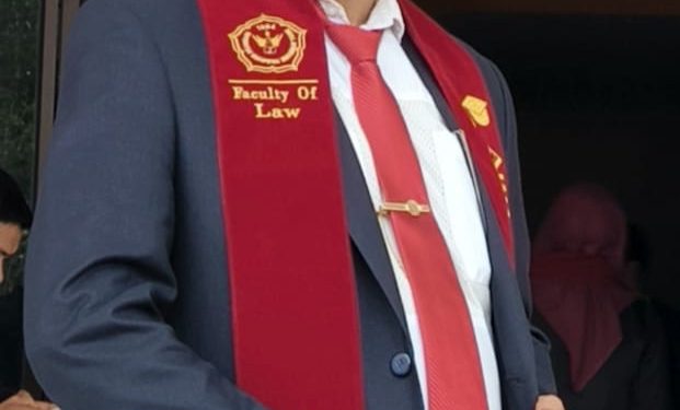 Billy Guntala Raih Gelar Sarjana Hukum di Usia Yang Mulai Menapak Senja