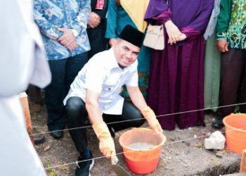 Peletakkan Batu Pertama Pembangunan Saung Tahfizd MTs Muhammadiyah Sumani