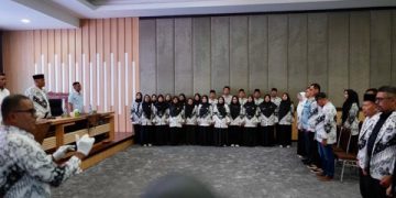 Bupati Solok Lepas Kontingen Porsenijar PGRI Kabupaten Solok