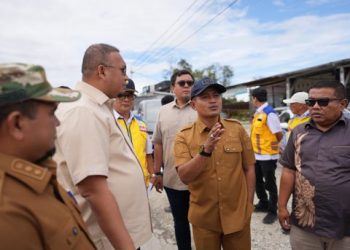 Bupati Solok dan Wakil Ketua Komisi VI DPR RI Tinjau Rencana Perbaikan Jalan Taratak Galundi