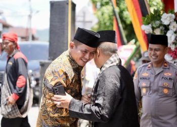 Bupati Solok Hadiri Acara Batagak Gala Datuak Pangulu Kaum Suku Koto di Nagari Saniang Baka