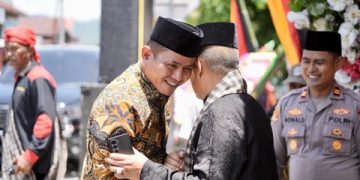 Bupati Solok Hadiri Acara Batagak Gala Datuak Pangulu Kaum Suku Koto di Nagari Saniang Baka