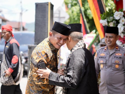 Bupati Solok Hadiri Acara Batagak Gala Datuak Pangulu Kaum Suku Koto di Nagari Saniang Baka