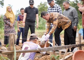 Bupati Solok Letakkan Batu Pertama Pembangunan Gedung Sekretariat IBI Cabang Kabupaten Solok