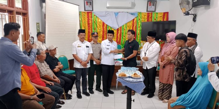 Gerak Cepat Tangani Bencana, Pemko Solok Salurkan Bantuan Tunai