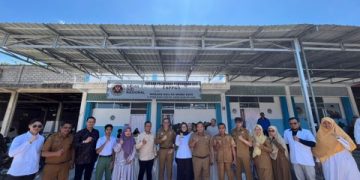 Wakili Bupati, Sekda Medison Hadiri Penyerahan MBG Perdana SPPG  Huller Mama di SMP Negeri 2 Gunung Talang