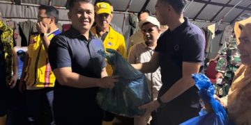 Tinjau Lokasi Bencana Solok, Zigo Rolanda Serahkan Bantuan