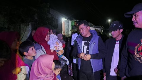 Pastikan Keselamatan Warga, Bupati Solok Tinjau Lokasi Longsor di Perumahan Griya Hansela 1