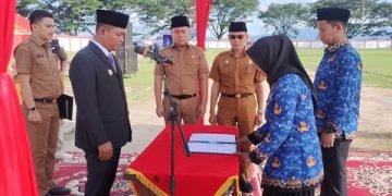 Bupati Solok Ambil Sumpah dan Serahkan SK 2.436 PPPK Paruh Waktu