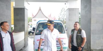 Bupati Solok Terima dan Apresiasi Bantuan dari PT. Kuatassi untuk Dua Posko Bencana di Kabupaten Solok