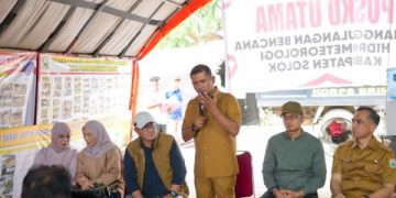 Bupati Solok Terima Langsung Bantuan Paket Sembako dari Pemko Sungai Penuh