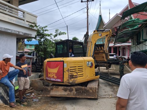 Bupati Solok Ucapkan Terima Kasih kepada Pangdam XX Imam Bonjol, Pemasangan Jembatan Bailey Dikebut