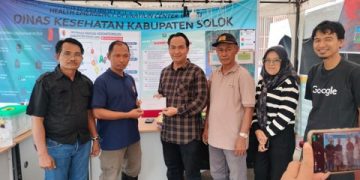 Dinas Kominfo Kab. Solok Salurkan Bantuan Tunai untuk Korban Bencana