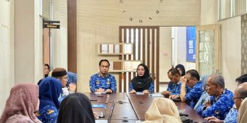 Pimpin Rapat Staf, Susi Sofianti Syaidani Tekankan Kerja Sama dan Kinerja