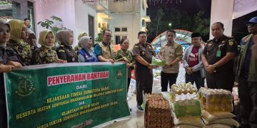 Peduli Bencana, Kejati Sumbar, IAD, dan Kejari Solok Salurkan Bantuan untuk Korban Banjir di Kota dan Kabupaten Solok