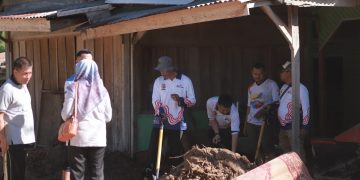 Di Hari Korpri Ke-54, ASN Kota Solok Melaksanakan Aksi Gotong Royong Massal di Sejumlah Titik Terdampak Banjir