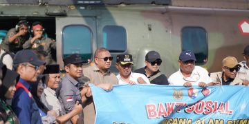 Wako dan Wawako Solok Menerima Bantuan untuk Masyarakat Terdampak Bencana dari Andre Rosiade