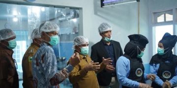 Wakil Bupati Solok Jadi Pembina Upacara dan Resmikan SPPG di Sariak Alahan Tigo 