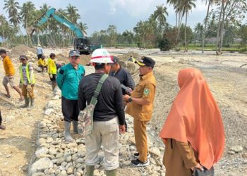 Antisipasi Banjir Susulan, Wabup Solok Pantau Langsung Normalisasi Batang Saniangbaka