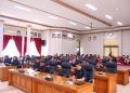 Sekda Rida Ananda Sampaikan Jawaban Wali Kota Atas Pandangan Umum Fraksi-Fraksi DPRD Terhadap Empat Ranperda Dalam Rapat Paripurna