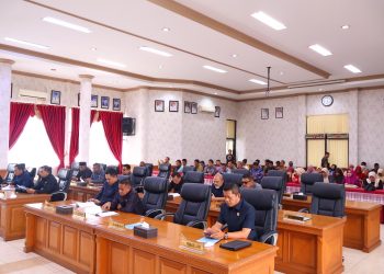 Sekda Rida Ananda Sampaikan Jawaban Wali Kota Atas Pandangan Umum Fraksi-Fraksi DPRD Terhadap Empat Ranperda Dalam Rapat Paripurna