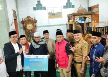 Bupati Solok Tekankan Literasi Media dan Dampak Ekonomi Program MBG dalam Safari Ramadhan di Sungai Nanam