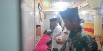 Bupati Solok Sholat Subuh Berjamaah di Masjid Daruttaqwa Nagari Paninggahan