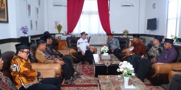 Wali Kota Payakumbuh Terima Kunjungan Rombongan Ninik Mamak dari Lamposi Tigo Nagori (Latina)