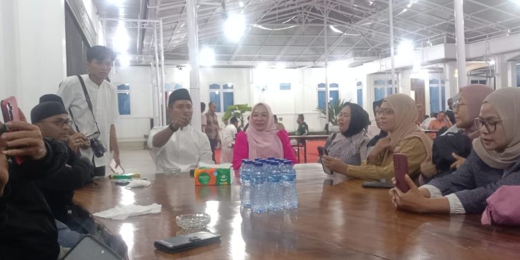Bupati Solok Berbuka Puasa Bersama Anak Yatim dan Fakir Miskin