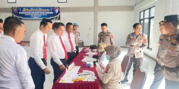 Kapolres Sijunjung Pimpin Langsung Tes Urine Seluruh Perwira dan Kapolsek