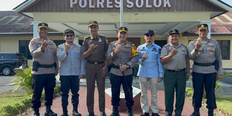 Hadapi Lebaran 2026, Kapolres AKBP Agung Pranajaya, S.I.K Menyediakan Parkir Gratis di Halaman Mako Polres Solok