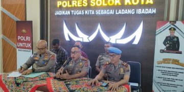 Terkait Vidio Pengawalan dan Foto Viral di Sitinjau Lauik, Kapolres Solok Kota Berikan Klarifikasi dan Sampaikan Permintaan Maaf 