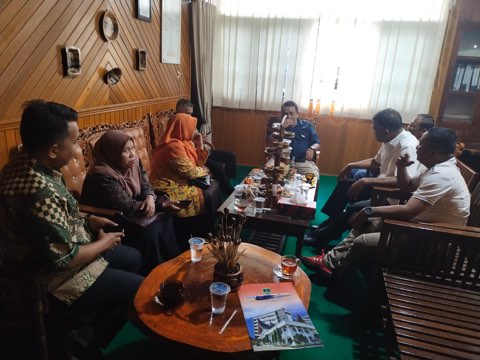 Komisi II DPRD Sumbar Kunjungi Kantor KPHL Pasaman Raya, Tegaskan Pengawasan Pergeseran Batas Wilayah