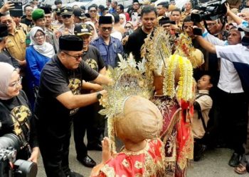 Rano Karno “Pulang Kampuang” ke Bonjol, Disambut Antusias Bupati Welly dan Ribuan Warga