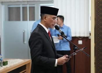 Sekda Medison Lantik Direksi Perumda Tirta Solok Nan Indah