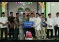 Ketua DPRD Kabupaten Pasaman Serahkan Bantuan Di Masjid Raya Rumah Nan XXX