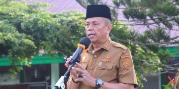 Wawako Payakumbuh Menjadi Pembina Upacara Bendera di MTsN 2 Kota Payakumbuh