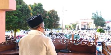 Khutbah Idul Adha Wabup Solok di Masjid Ummi Alahan Panjang, Jamaah Padati Kawasan Wisata Religi Danau Diatas