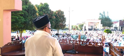 Khutbah Idul Adha Wabup Solok di Masjid Ummi Alahan Panjang, Jamaah Padati Kawasan Wisata Religi Danau Diatas
