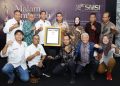 Bersama 15 Tokoh, Bupati Solok DR (HC) Jon Firman Pandu, SH, Terima Penghargaan Tokoh Inspiratif Anugerah SMSI 2026