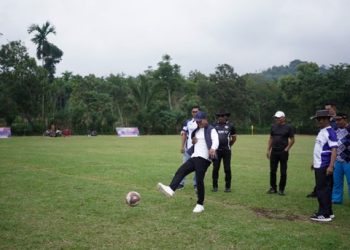 Bupati Solok Secara Resmi Membuka Turnamen Sepak Bola Antar Club se-Sumatera Barat Tahun 2026