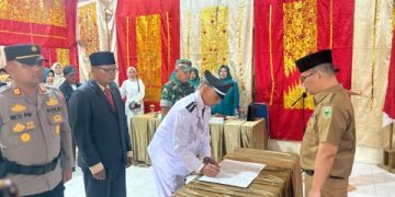 Camat Danau Kembar di Serah Terimakan dari Mawardi B, S.Pd., M kepada Syamsuar, S.Sos